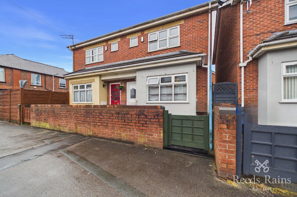 2 bedroom Semi Detached House for sale