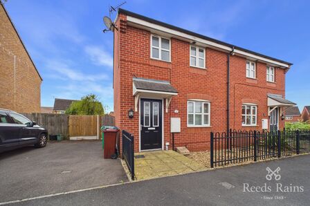 3 bedroom Semi Detached House to rent