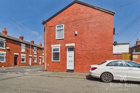 2 bedroom End Terrace House for sale