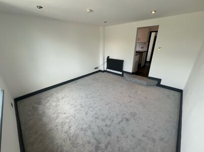 Gorton Road, 1 bedroom Flat to rent, &pound;850 pcm