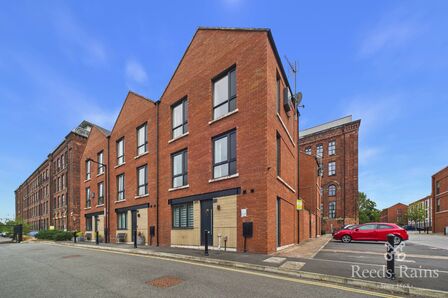 Elisabeth Gardens, 3 bedroom Mid Terrace House to rent, &pound;1,450 pcm