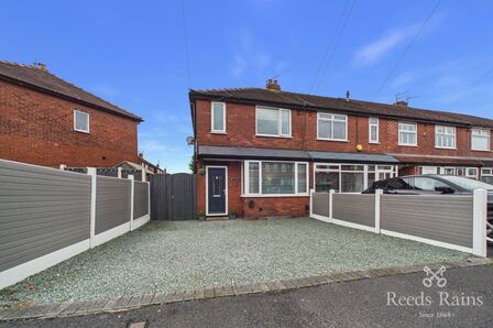 3 bedroom End Terrace House for sale