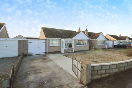 Towyn Way West, 2 bedroom Detached Bungalow for sale, £180,000