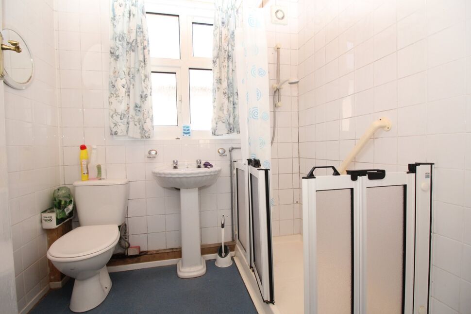 3 bedroom Detached Bungalow for sale, Knowles Avenue, Rhyl, LL18 £150,000