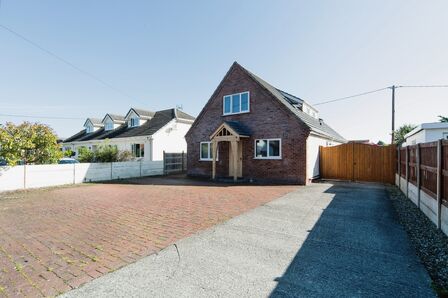 St. Asaph Avenue, 3 bedroom Detached House for sale, £365,000