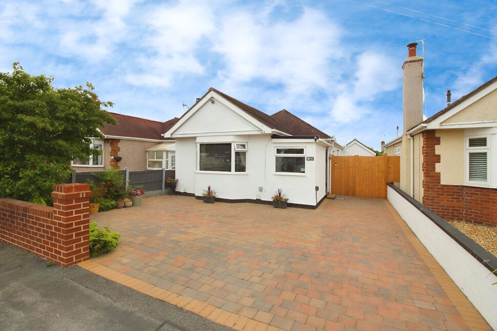 4 bedroom Detached Bungalow for sale, Shaun Drive, Rhyl, LL18 £265,000