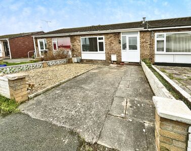 Llys Arthur, 1 bedroom Mid Terrace Bungalow to rent, &pound;750 pcm