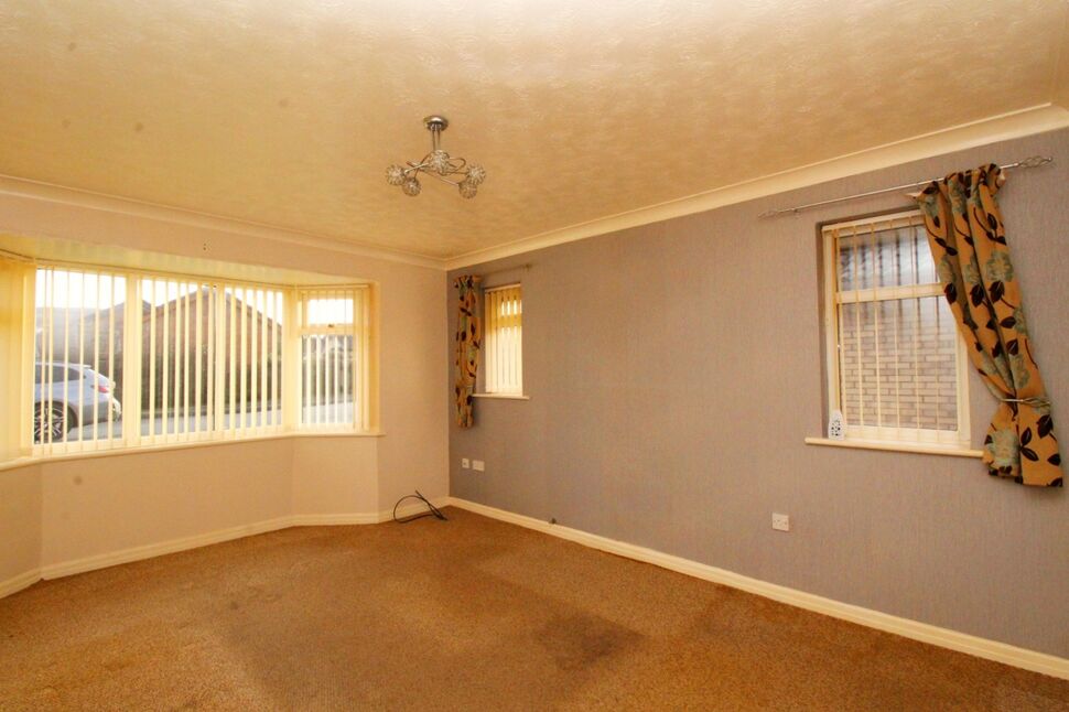 2 bedroom Detached Bungalow for sale, Lon Caradog, Abergele, LL22 £