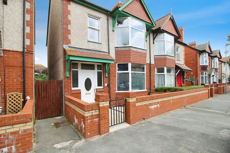 Sandringham Avenue, 4 bedroom Semi Detached House for sale, £170,000