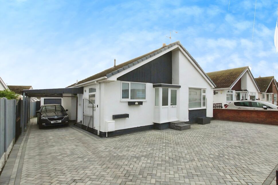 3 bedroom Semi Detached House for sale, The Roe, St. Asaph, LL17 £250,000