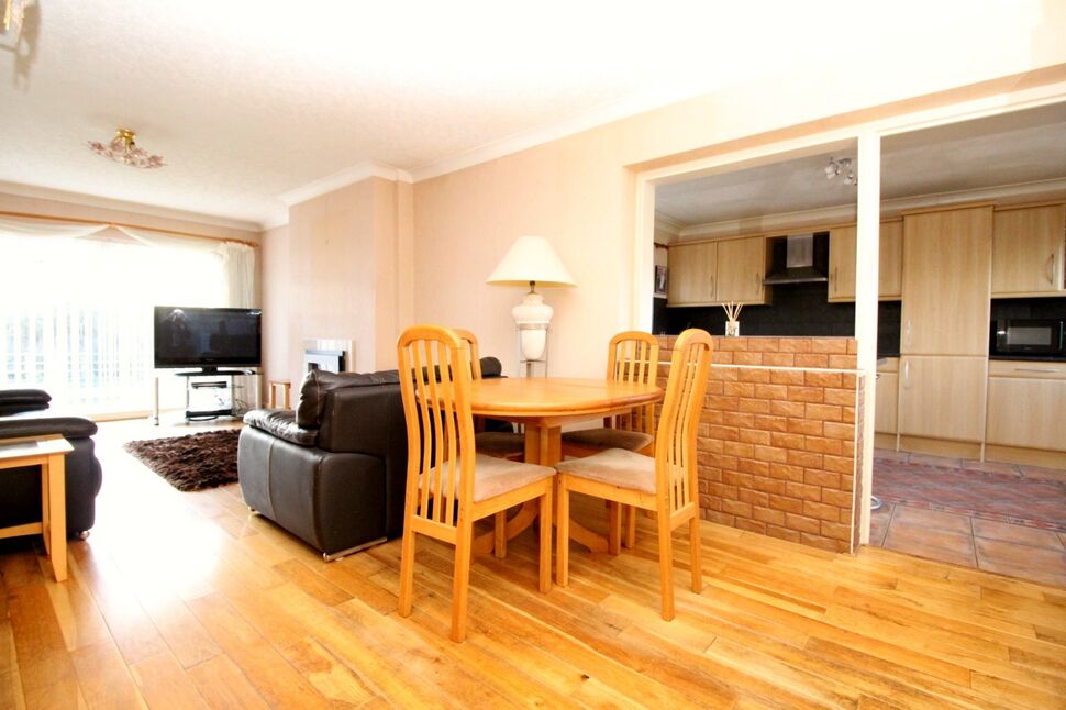 3 bedroom Detached Bungalow for sale, Ffordd Derwen, Rhyl, LL18 £195,000