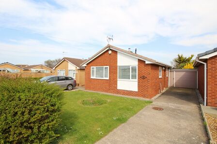 Magnolia Court, 2 bedroom Detached Bungalow for sale, £175,000