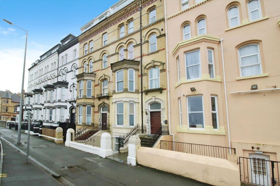 Main image of 2 bedroom  Flat for sale, East Parade, Rhyl, Denbighshire, LL18