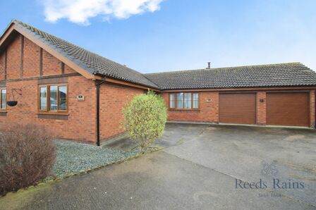 4 bedroom Detached Bungalow for sale