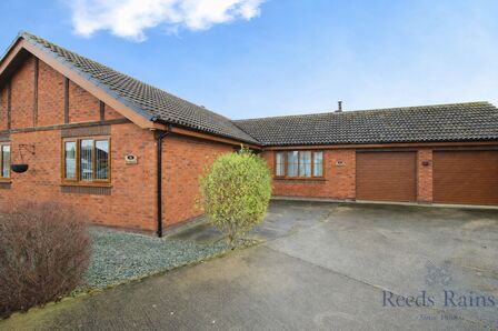 4 bedroom Detached Bungalow for sale