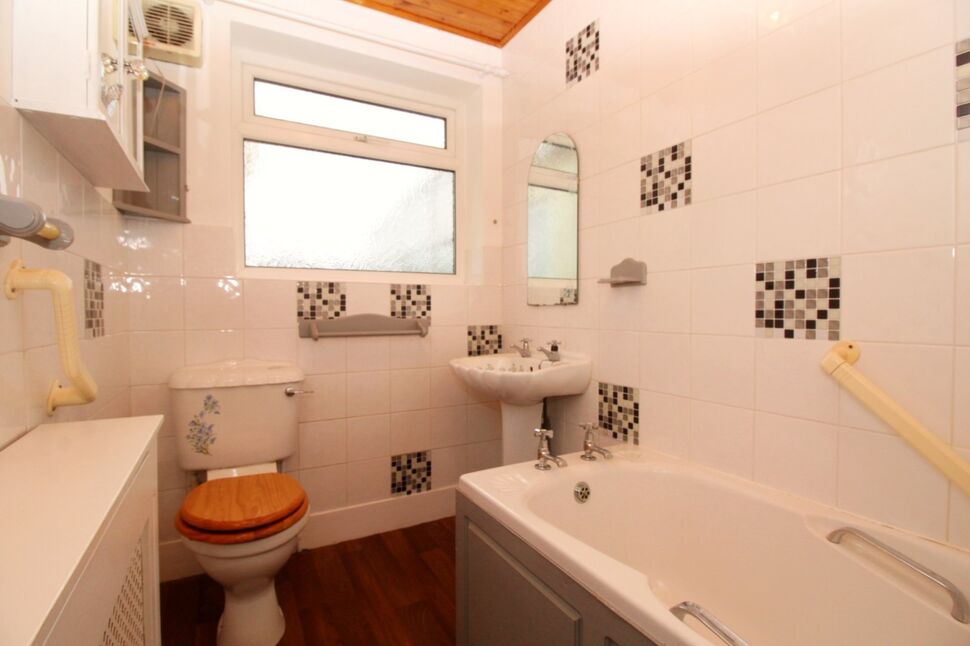 2 bedroom Link Detached Bungalow for sale, Ffordd Cae Glas, Rhuddlan