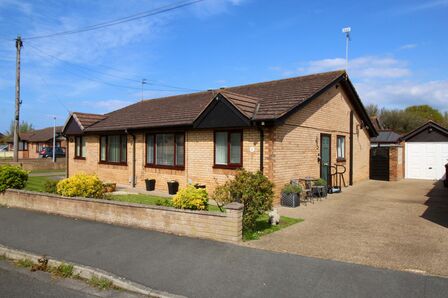 2 bedroom Semi Detached Bungalow for sale