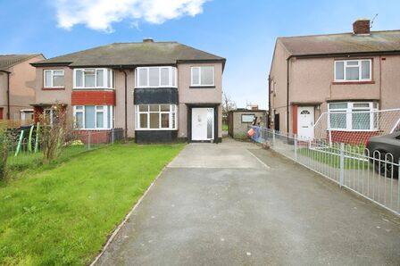 3 bedroom Semi Detached House to rent