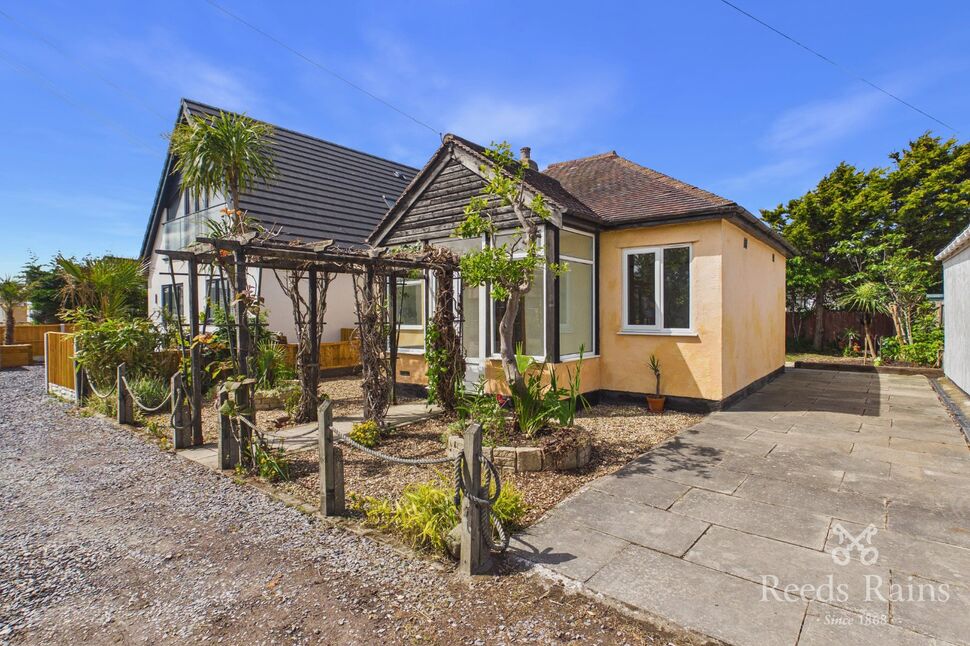Main image of 2 bedroom Detached Bungalow for sale, Rhys Avenue, Kinmel Bay, Conwy, LL18