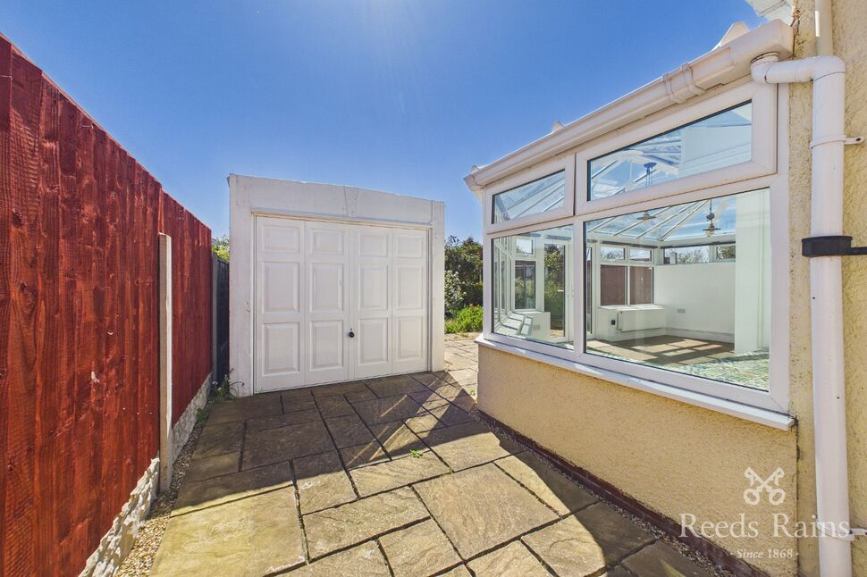 Detached Garage
