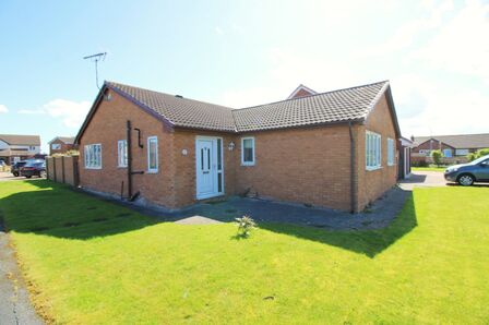 Ffordd Nant, 3 bedroom Detached Bungalow for sale, £285,000