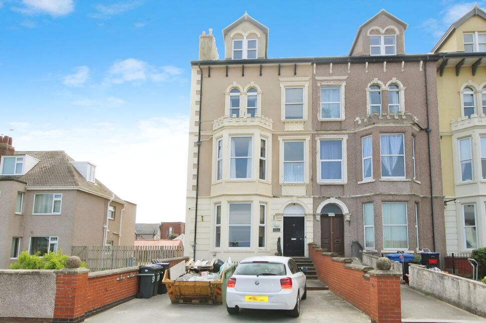 Main image of 8 bedroom End Terrace House to rent, East Parade, Rhyl, Denbighshire, LL18