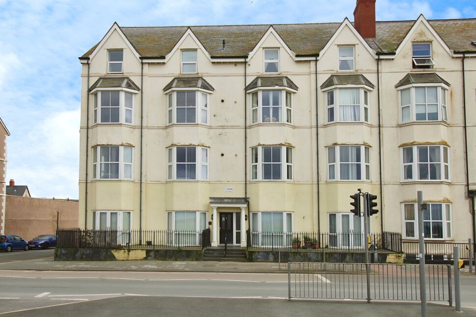 Main image of 2 bedroom Flat for sale, West Parade, Rhyl, Denbighshire, LL18
