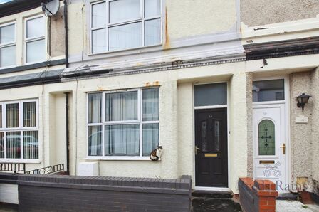 Osborne Grove, 2 bedroom Mid Terrace House for sale, £110,000