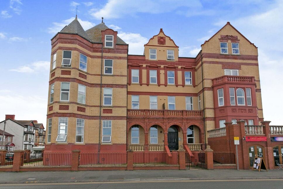 Main image of 2 bedroom  Flat for sale, West Parade, Rhyl, Denbighshire, LL18