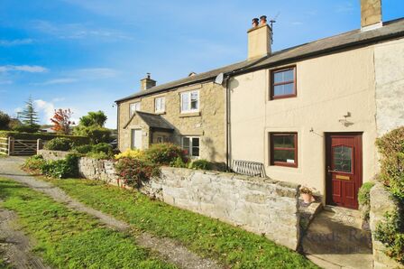 2 bedroom Mid Terrace House to rent