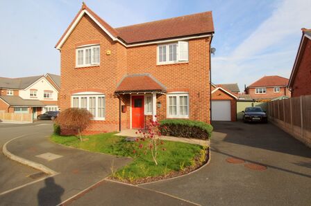 Maes Y Ffynnon, 4 bedroom Detached House for sale, &pound;370,000