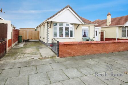 Molineaux Road, 3 bedroom Detached Bungalow for sale, £185,000