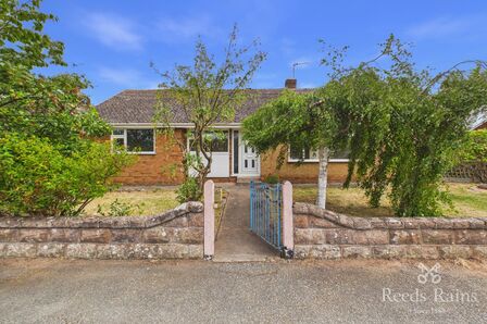 Merton Place, 3 bedroom Detached Bungalow to rent, &pound;850 pcm