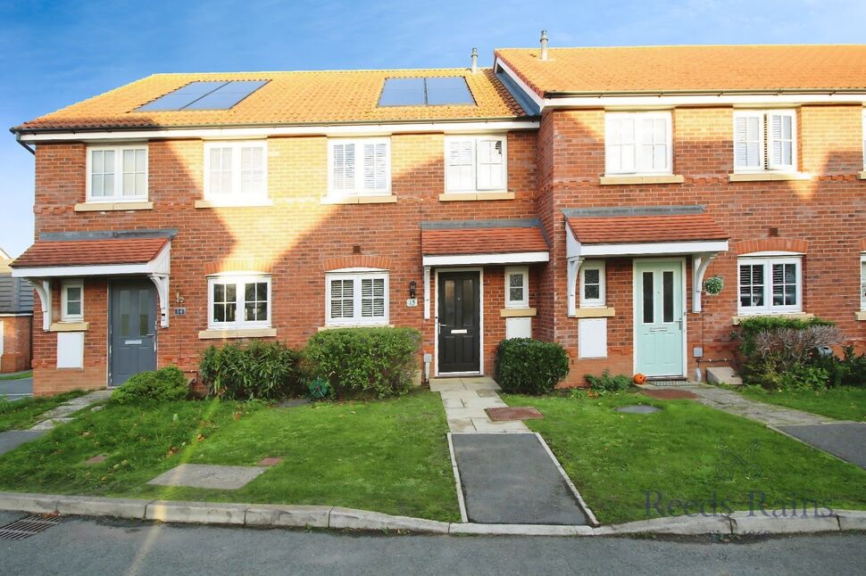 3 bedroom Mid Terrace House for sale