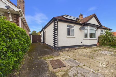 2 bedroom Semi Detached Bungalow for sale