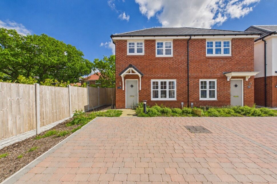 3 bedroom Semi Detached House for sale