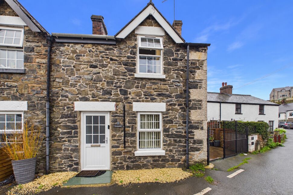 Main image of 1 bedroom End Terrace Property for sale, Swan Square, Llanfairtalhaiarn, Conwy, LL22