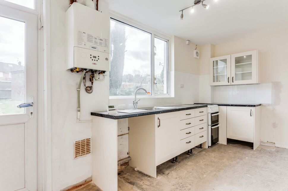 2 bedroom End Terrace House for sale, Manor Farm Drive, LS10 £130,000