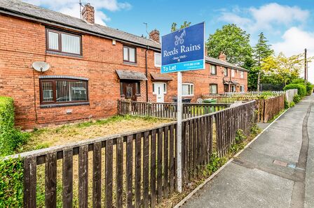 Seventh Avenue, 3 bedroom Mid Terrace House to rent, &pound;1,100 pcm