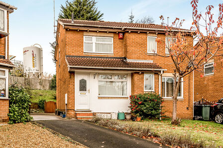 Clayton Drive, 2 bedroom Semi Detached House to rent, £895 pcm