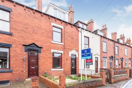 Haigh Road, 4 bedroom Mid Terrace House to rent, £1,195 pcm