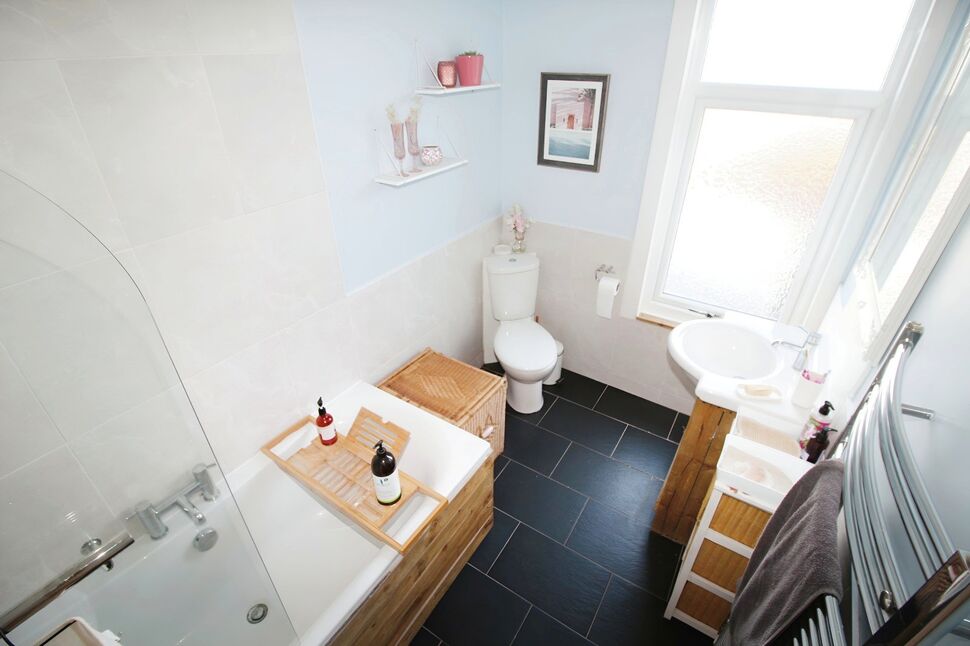 2 bedroom Mid Terrace House for sale, Leeds Road, Lofthouse, WF3 £165,000