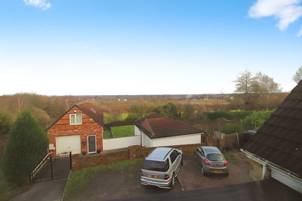 2 bedroom Mid Terrace House for sale, Leeds Road, Lofthouse, WF3 £165,000