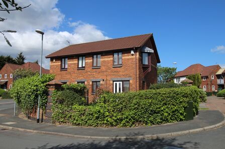 Cornus Gardens, 2 bedroom Semi Detached House to rent, £895 pcm