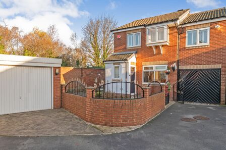 Clayton Road, 4 bedroom Detached House for sale, £345,000