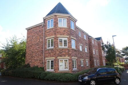 Castle Lodge Court, 2 bedroom  Flat to rent, £875 pcm