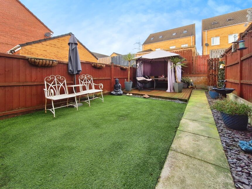 3 bedroom Mid Terrace House for sale, Park Drive, Lofthouse, WF3 £245,000