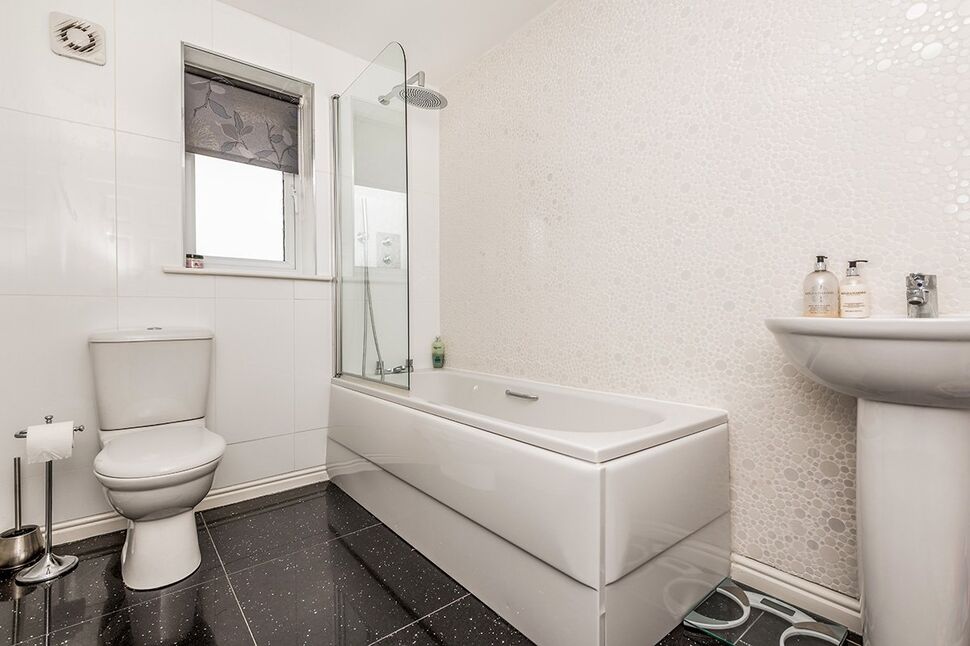 5 bedroom Detached House for sale, The Rowans, Robin Hood, WF3 £397,500