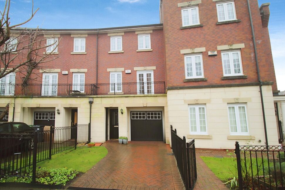 3 bedroom Mid Terrace House for sale, Castle Lodge Avenue, Rothwell