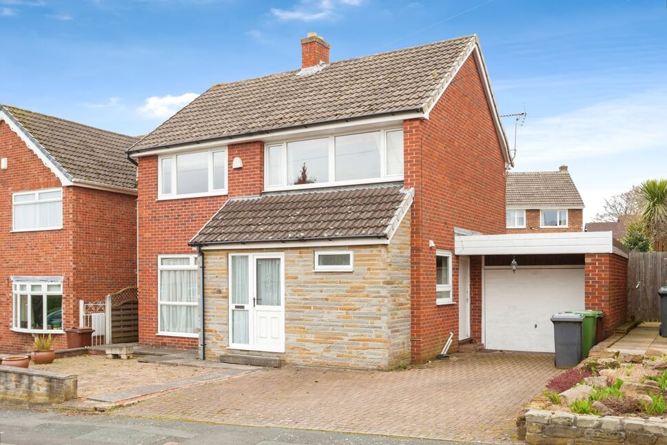 Main image of 4 bedroom Detached House for sale, Park Crescent, Rothwell, West Yorkshire, LS26